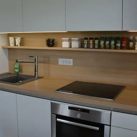 Veronika Apartman *